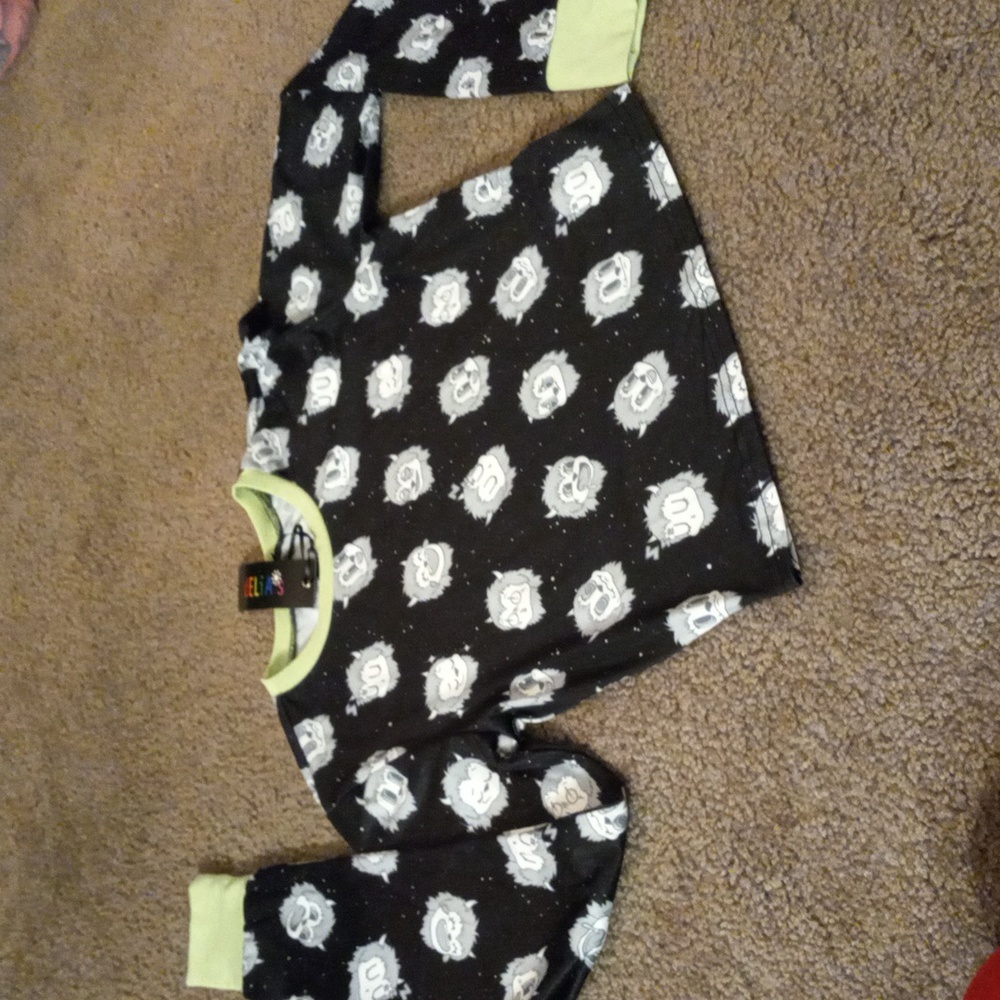 New soldout ADORABLE COZY delia's yeti crop top, size small